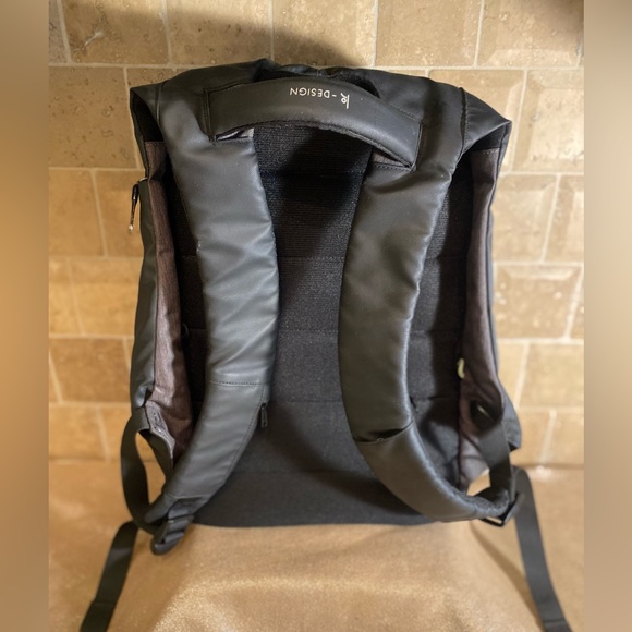 Korin Design ClickPack Pro Anti-Theft Backpack - Picture 4 of 10